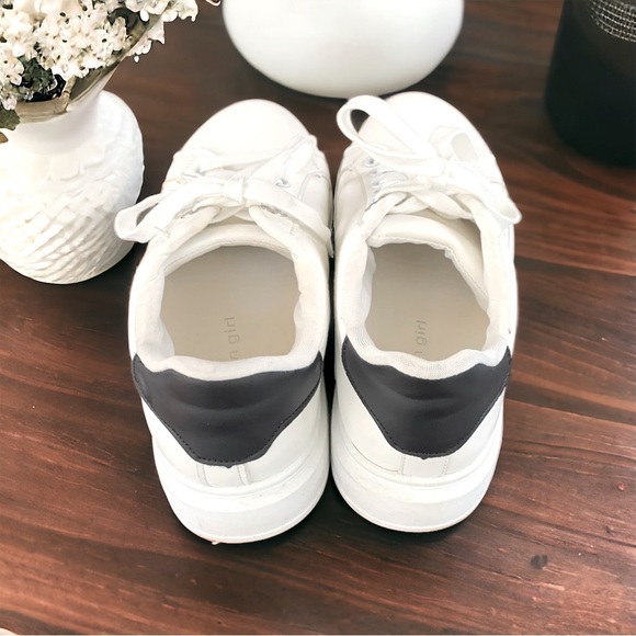 Women’s Madden Girl white sneakers - Picture 4 of 6